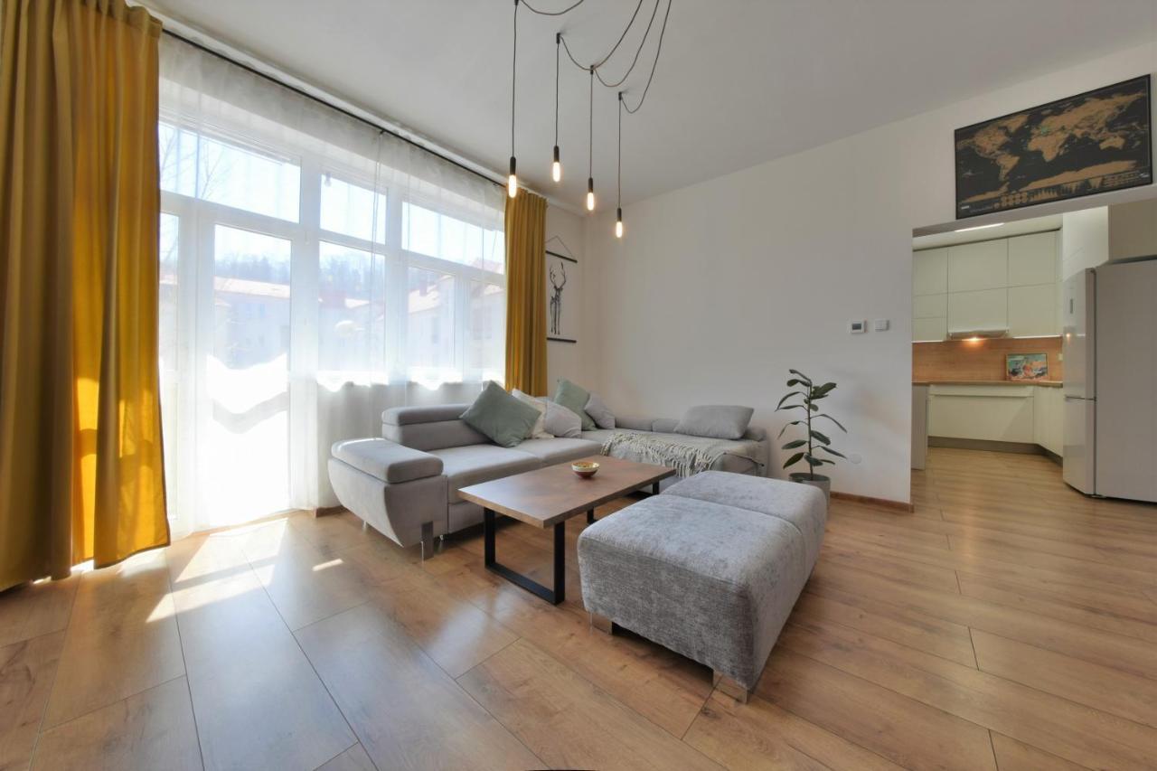 Big 75M2 Next To Opera Building In Direct Centrum, Air-Conditioned, Balcony, 24H Self Checking Banská Bystrica Exterior foto