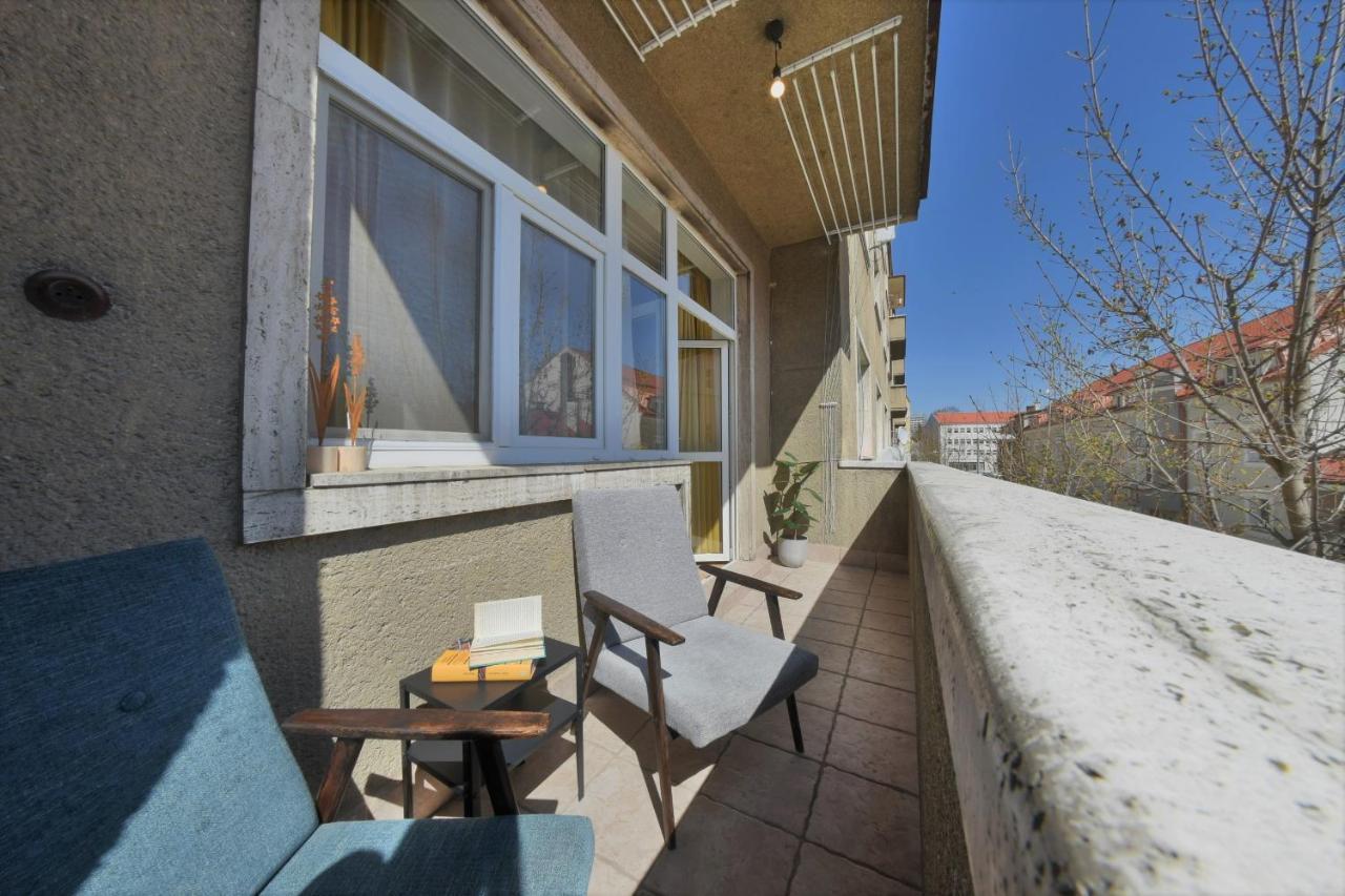 Big 75M2 Next To Opera Building In Direct Centrum, Air-Conditioned, Balcony, 24H Self Checking Banská Bystrica Exterior foto